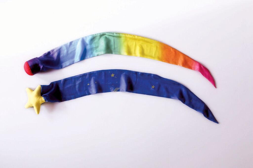 Sarah's Silks Skytails - Rainbow Comet image
